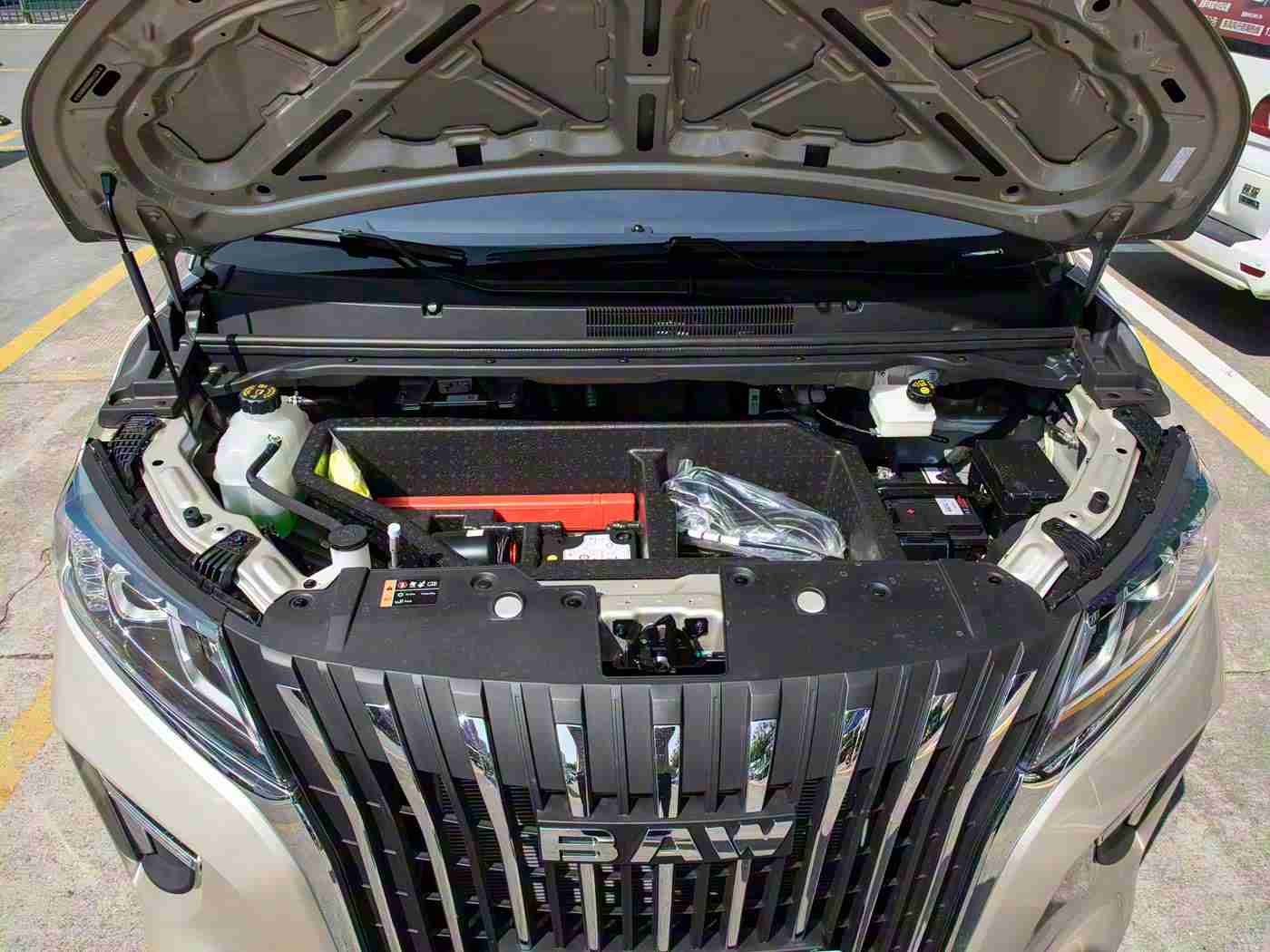 男生艹女生的软件,全新驾驶体验，智能化汽车应用助力车主轻松出行，多元化功能赢得市场青睐-5