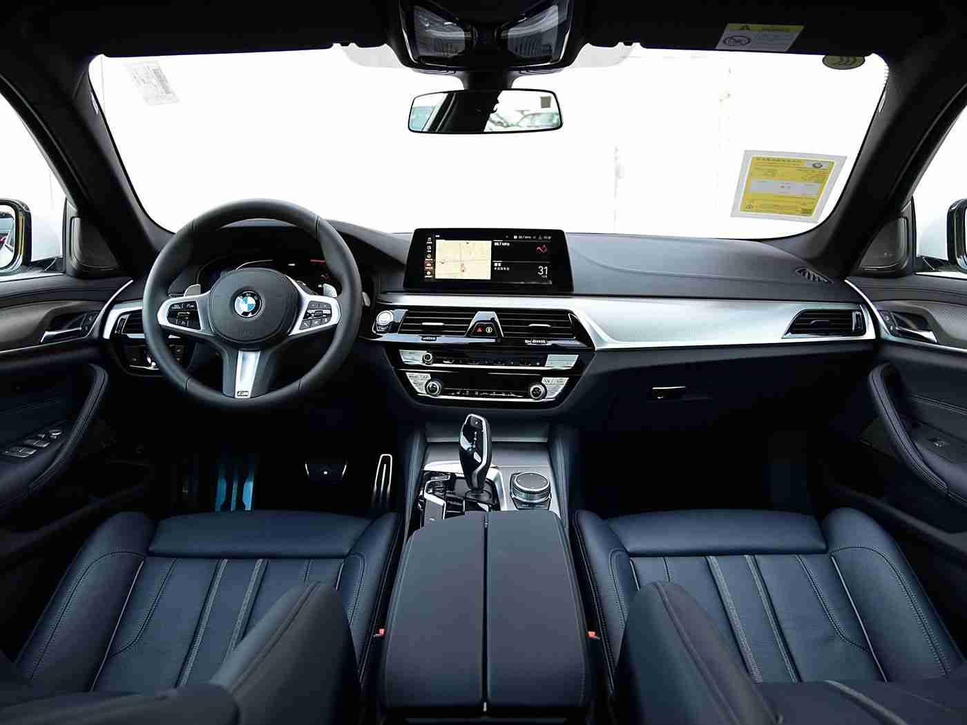 黄色软件app下载3.0.3免费装妆2025:2025汽车改色新趋势,虚拟试色技术助力个性焕装-3