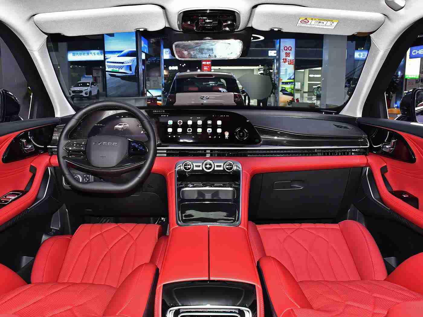 男生艹女生的软件,全新驾驶体验，智能化汽车应用助力车主轻松出行，多元化功能赢得市场青睐-1