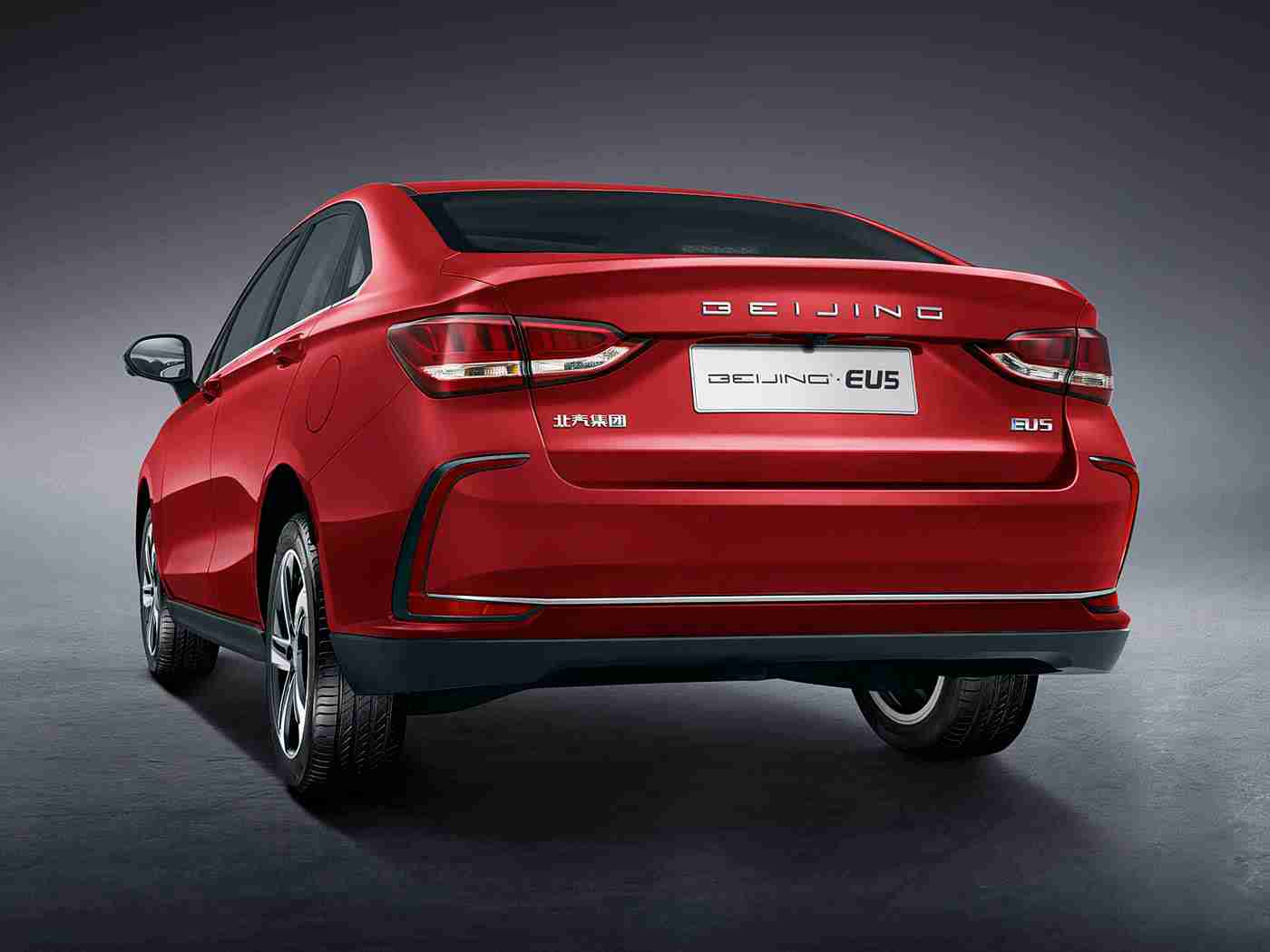 一本色道久久综合亚洲精品酒店:驾驭色彩美学,铸就恒久经典座驾之旅-2