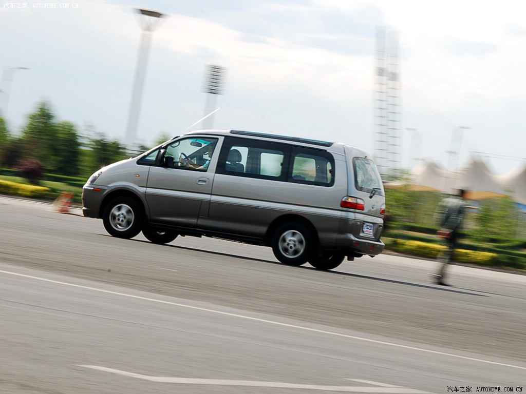 女超人满天星版麦乐迪马克斯,漫威灵感女神驾临，满天星闪耀女超人版麦乐迪马克斯惊艳上市-2