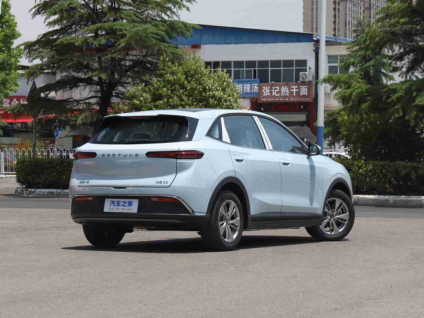 男生靠女生软件,汽车行业创新营销新风向：借助社交平台“男生靠女生”助力销量增长30%-1