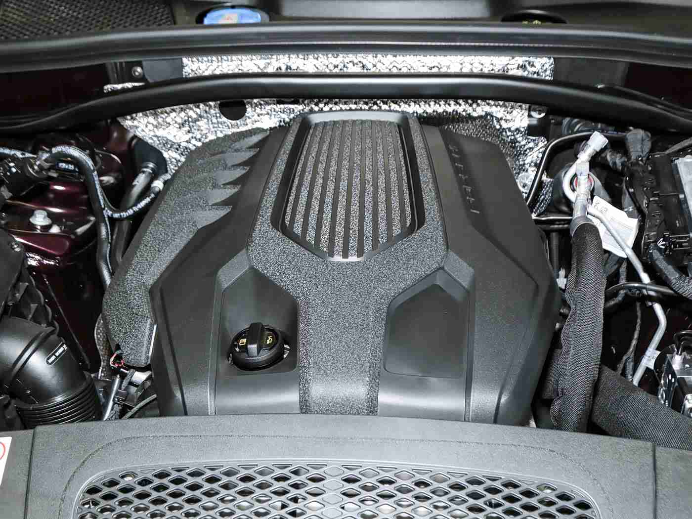 男生艹女生的软件,全新驾驶体验，智能化汽车应用助力车主轻松出行，多元化功能赢得市场青睐-3