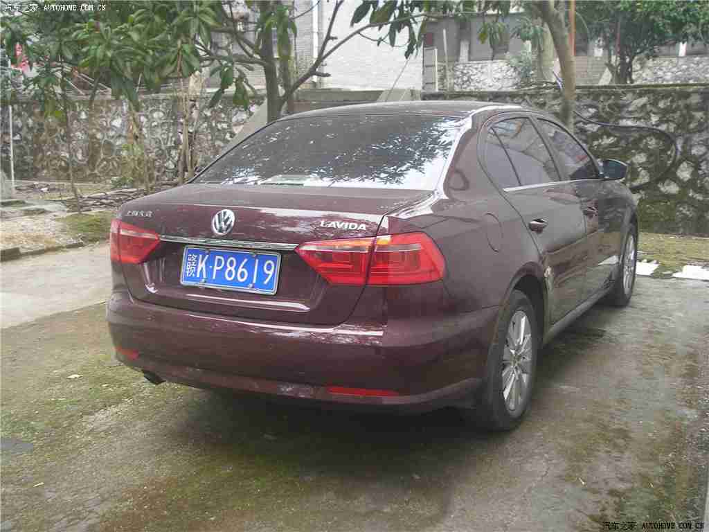 两个人看的www,“极速驾驭，非凡品质：350公里／小时高性能汽车惊艳亮相，引领潮流新标杆”-1