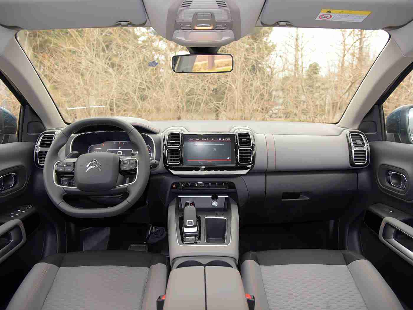 国产成人性爱：中国汽车品牌迎来成熟蜕变，电动技术与东方美学引领市场新浪潮-1