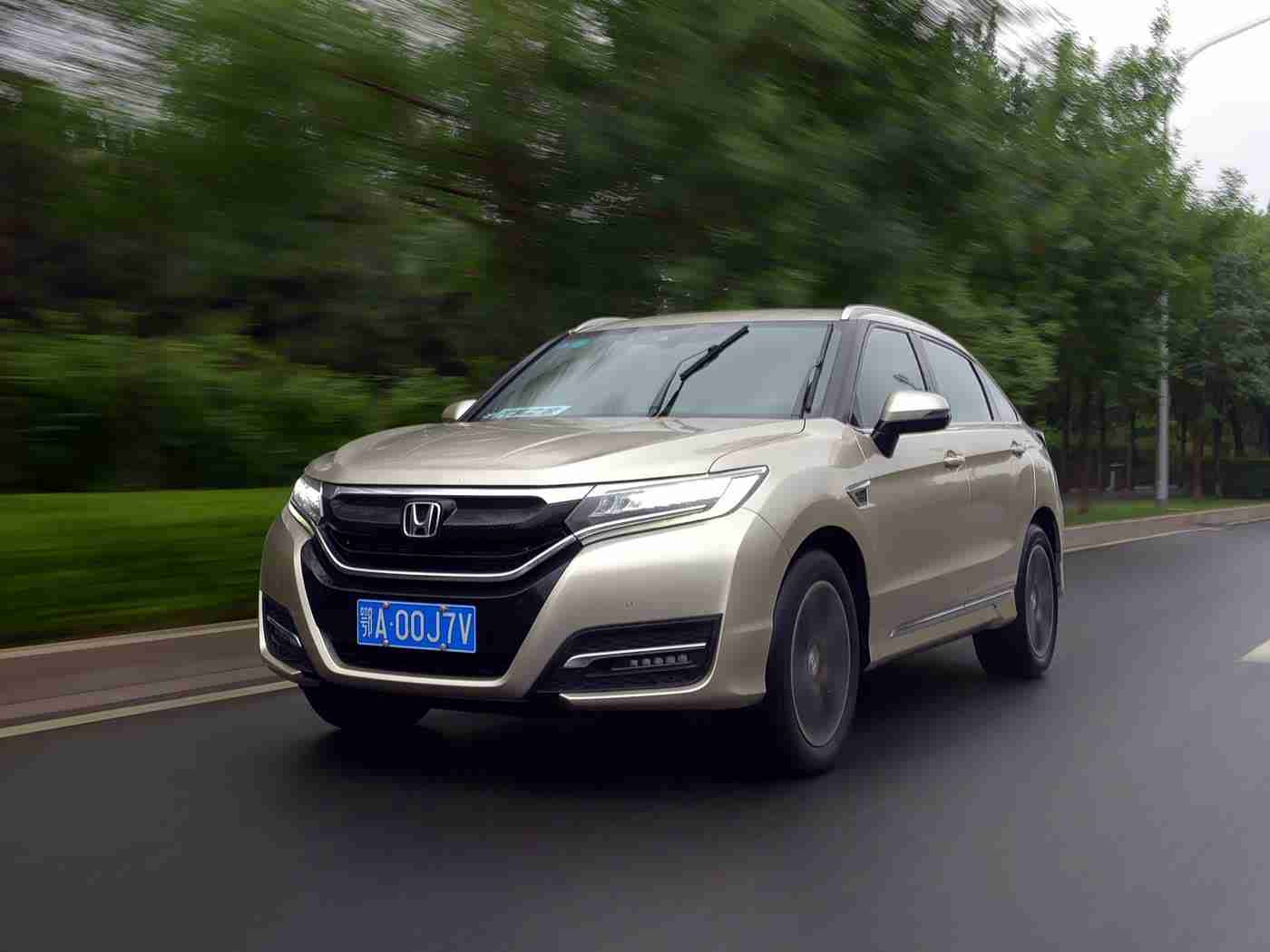 亚洲一本,亚洲汽车巨头崛起：品质卓越，“亚洲一本”引领绿色出行新风尚，服务升级，重塑行业标杆-3