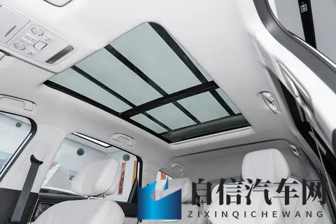 国产又一插混7座MPV，车长4850mm，2+2+3座椅，纯电续航120km-2