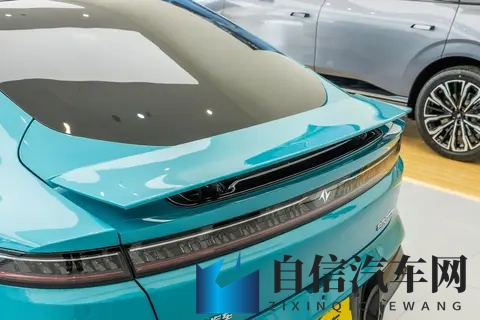 东风奕派全新轿跑将上市!电四驱+37s破百,配激光雷达+电动尾翼-2
