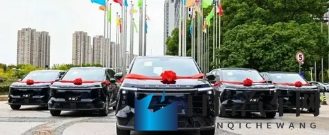 上汽大通交付 100 台换电 MPV 专车，支持 90 秒极速换电-1