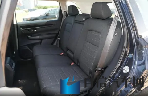 王氏寺庙避雨1~6章内容概括：千年古寺藏神秘，探寻避雨之谜背后的文化传承-2