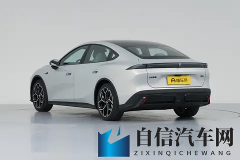 10 毫秒磁流变悬架 + 零重力座椅,深蓝 L06 太懂年轻人-2