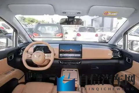 试过五菱星光730 PHEV才知道，十万级MPV也能满足一家人的需求-3