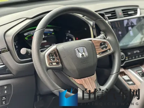 一个 B一个 3人个人换着：B级轿车试驾体验：三人接力，揭秘驾驶品质-1