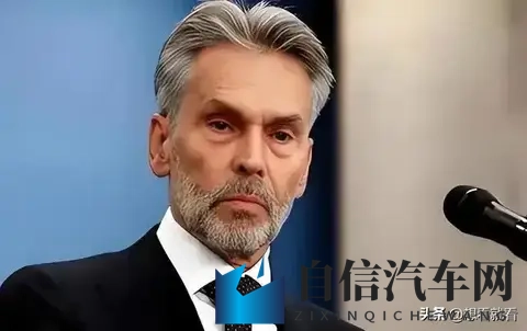 记者质问荷兰首相：你认为荷兰这做法蠢不蠢？他的回应绝了-1