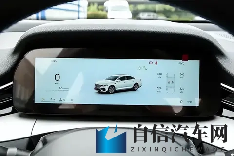 吉利星瑞：15万买台燃油家轿，空间大动力强，全家出游好帮手-3