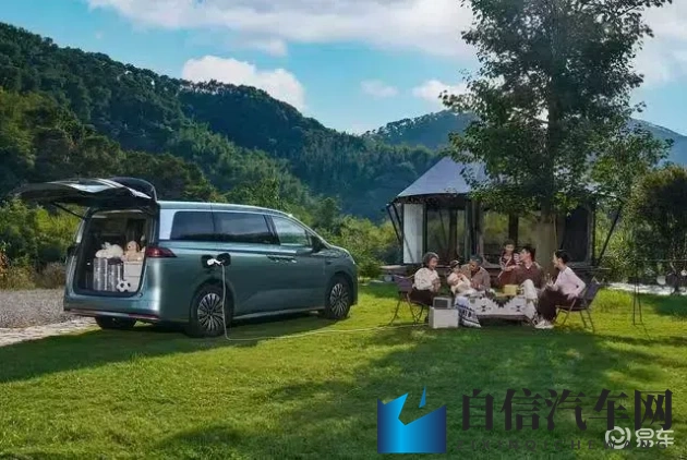 胡桃挤出白色汁液的解决方法：汽车保养难题：白色汁液泄露，你的车中招了吗？-1