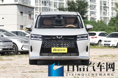 73万起神车价！五菱星光730优缺点一览，低配直接忽略-1