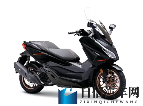 另有特别版车型，Honda 2026 Forza 125、Forza 350 踏板-1