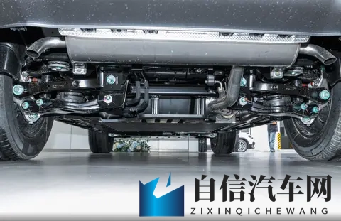 单月销量超20000台！这台中大型硬派越野让人意外，起步价1798万-1