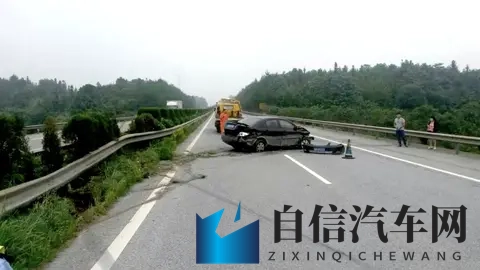 时速120爆胎：做对这3点，大大提高生还概率-3