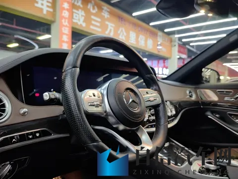 少妇xxx：年轻妈妈成购车新势力，汽车市场趋势大揭秘-2