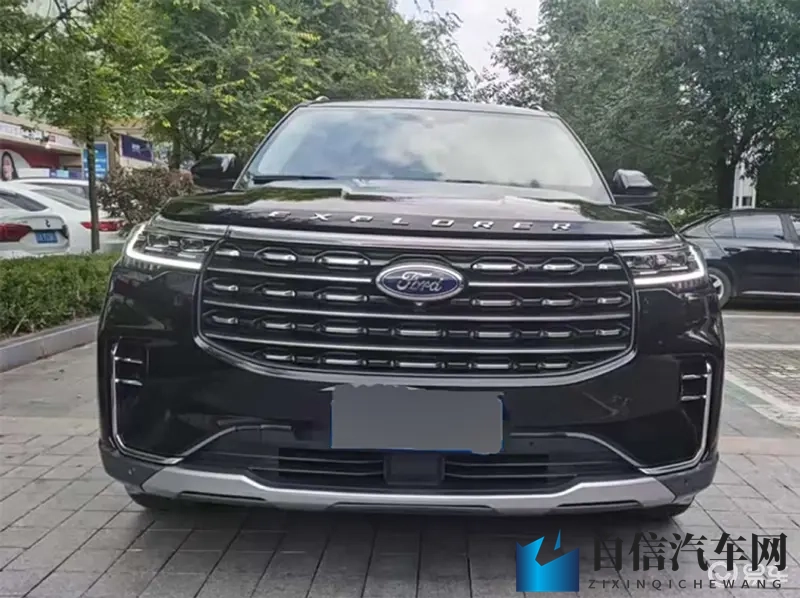 公车上拨开内裤进入青少年：公交车上惊现不雅行为，青少年隐私遭侵犯-1