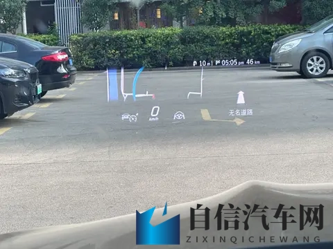 奔驰新款GLS450加装原厂HUD抬头显示系统，多一个功能多一份保障-2