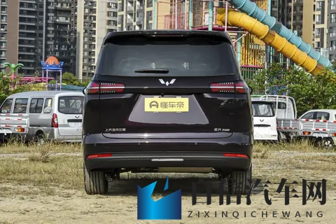 适合家用的7座MPV，五菱星光730 PHEV，真7座+电滑门，好开又好坐-1