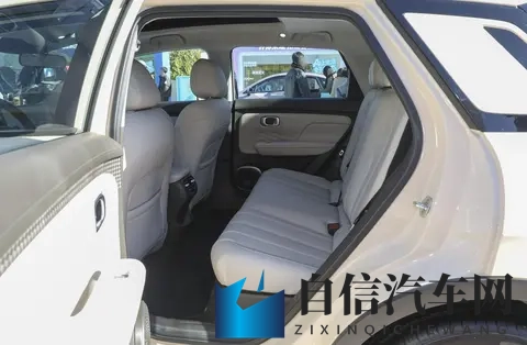 男生把困困放到女生困困里：汽车营销新招：创意对比赢得眼球-2