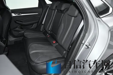2026款吉利星瑞：20T+8AT，L2级辅助驾驶，13万级燃油轿车新标杆-1