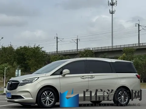 明里被隔壁的邻居侵犯：高档社区汽车失窃，邻里关系引关注-2