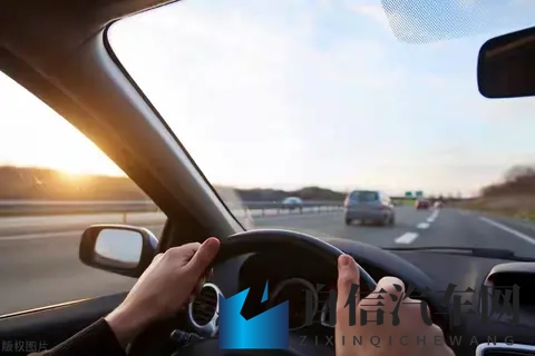 我开了3年车，才知道刹车前先踩死离合后刹车是大忌，都是经验！-2