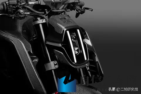 巴博斯跨界摩托车圈！这辆“德系猛兽”能否碾压日系？-3