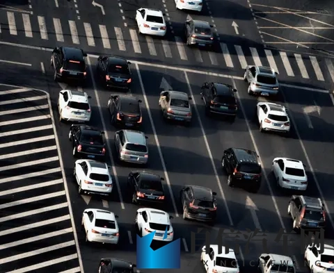 吉利一品牌遭退市预警，汽车市场竞争残酷凸显-1