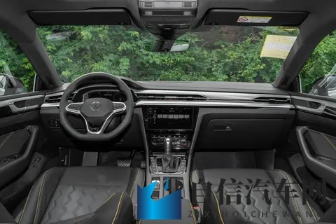 大众 CC 选买：炫目版 vs 夺目版差 18 万咋选？-1