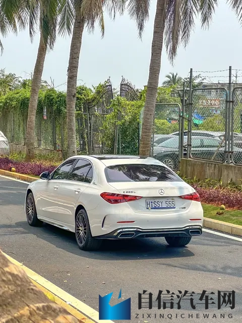 24款准新奔驰C级，24万拿下，香不香？-3