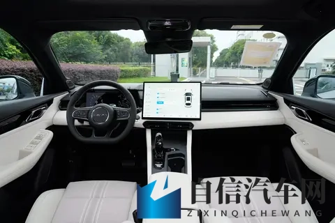 15-20万纠结家用还是性能?试驾第三代领克03,这4类人真的别错过-3