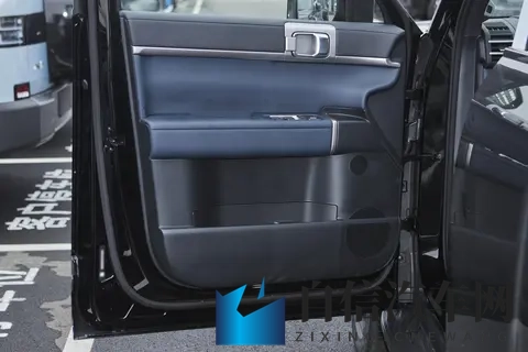 方程豹豹7:带娃出游、通勤、长途自驾,这款SUV都挺好-1