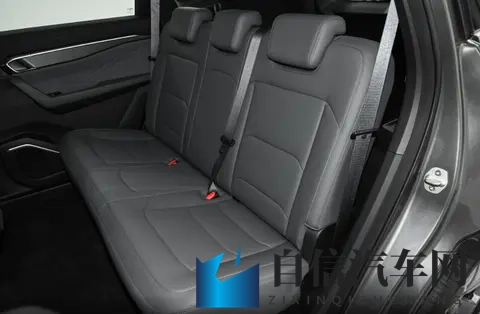 三种座椅布局可选，2026款吉利豪越L实力提升，能获得用户认可吗-2