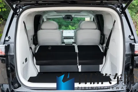 国产MPV的崛起!26款岚图梦想家,一整天深度体验,终于摸懂门道-1