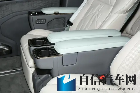 家庭MPV宠儿！七座过道版极氪009，宜商宜家实力派-2