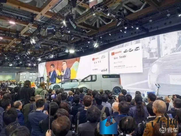 主人抽打花蒂sm:SM场景中,主人对花蒂进行鞭打-1