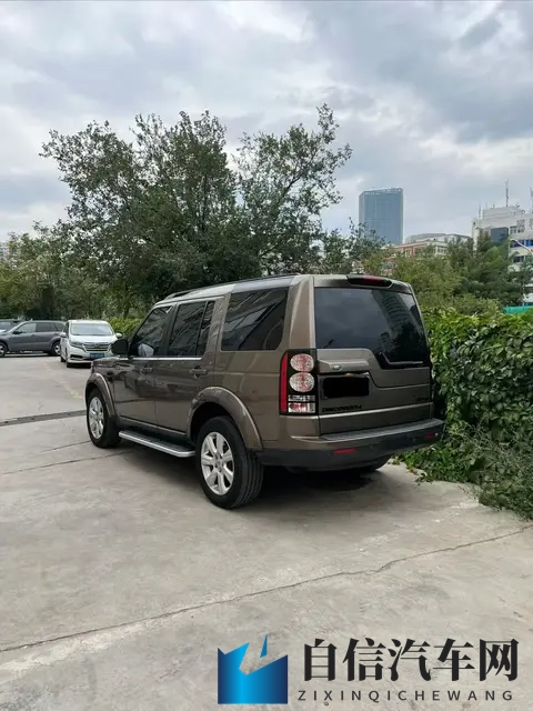 女同志按摩推油做爰：女性工程师巧用技巧，汽车保养焕然一新-2