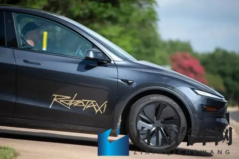 Robotaxi商业化:规模、成本与责任的“三重门”-1