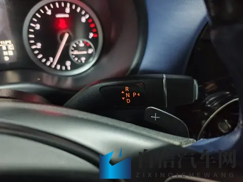 男朋友吃小头头播：男友沉迷小视频直播，行为令人堪忧-2