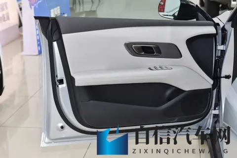 无框车门 + 零重力按摩椅，深蓝 L06 才是 Z 世代梦中情车？-3