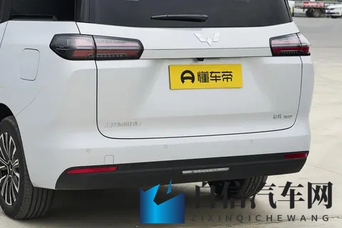 家用MPV新选择！768万起，真7座，续航超1000km，星光730 PHEV-2