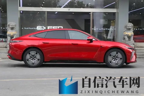 11月买车有补贴？这车纯电+增程都有，配置高，价格还便宜-3