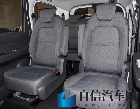 新款五菱宏光家族上市,还能再续“神车”传奇吗?-1