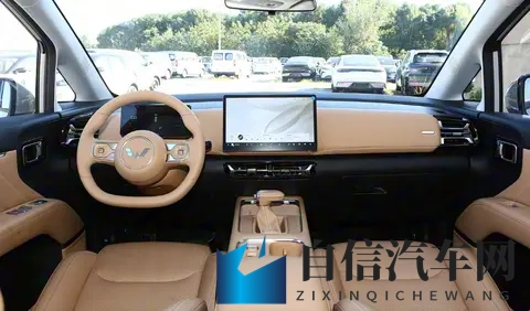 7万出头还带电动侧滑门，五菱全新MPV售价公布，最大续航1100公里-2